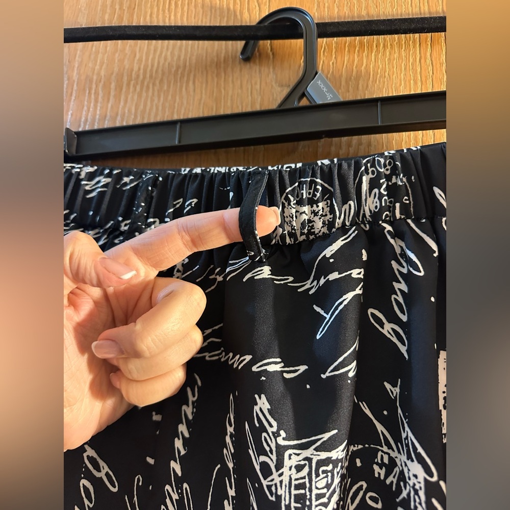Black & White Script Print Maxi Skirt - Picture 2 of 4